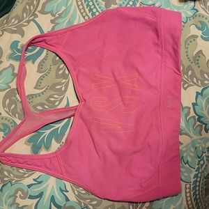 VS sports bra size medium